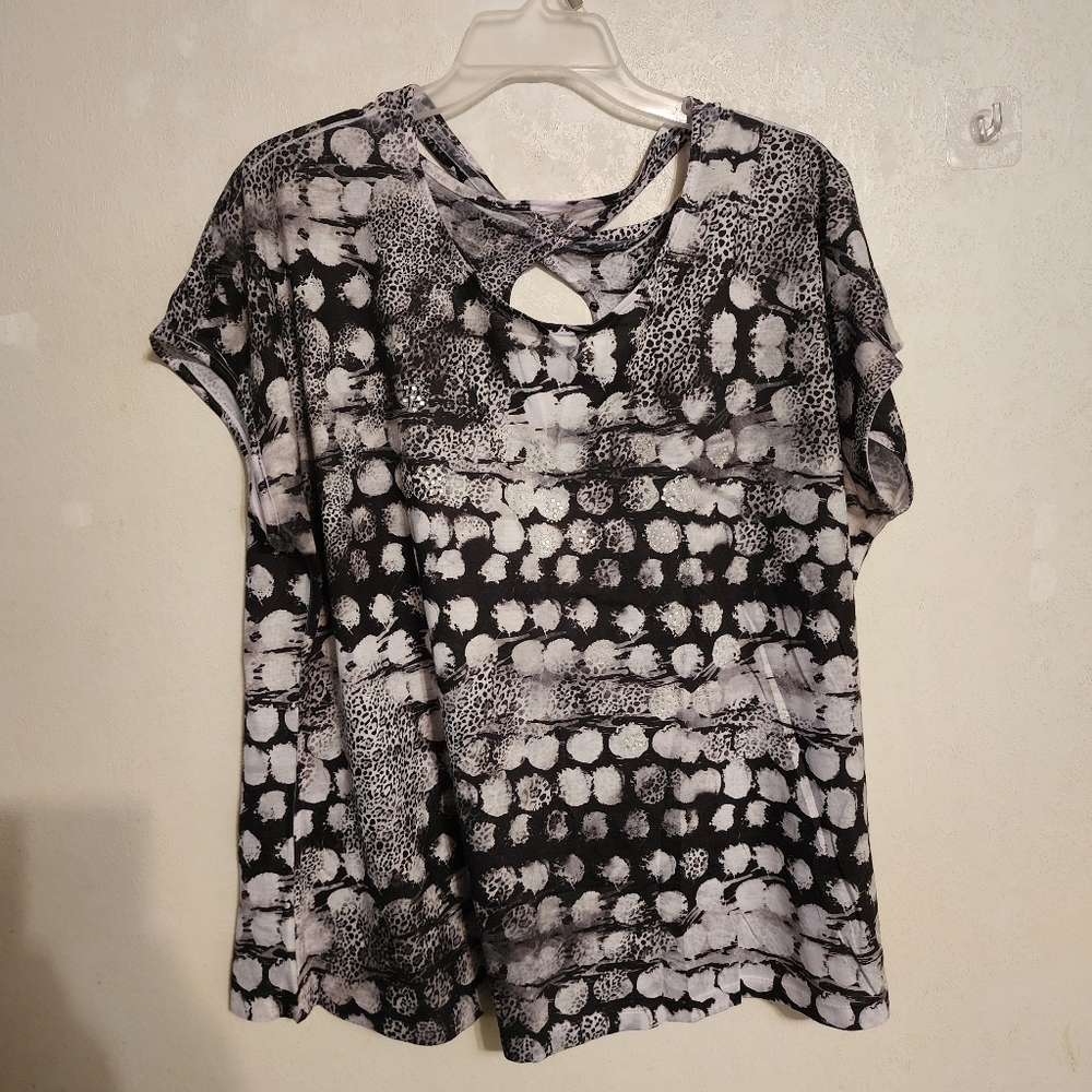 New Directions Criss Cross Open Back Short Sleeve Blouse Black/White Size 2X